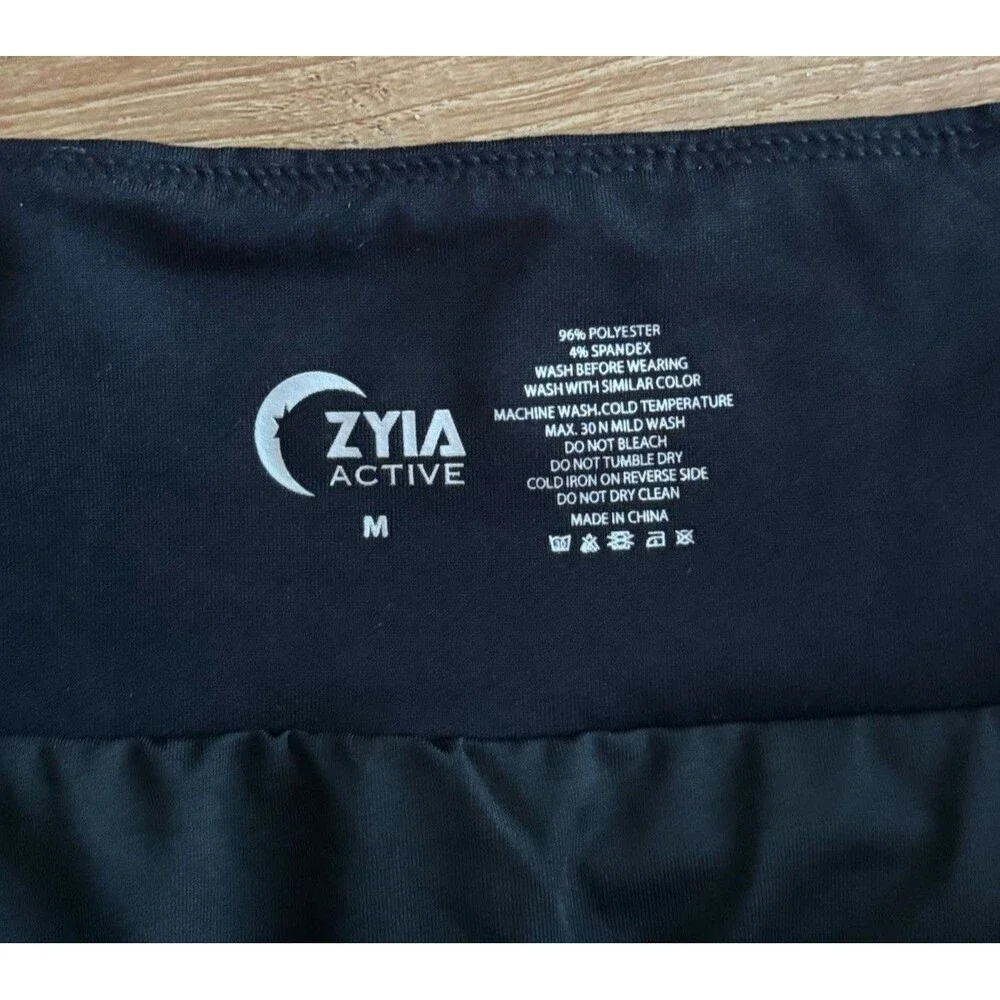 Zyia Active 5 Star Running Shorts Womens‎ Size Medium Black Camo Lined Workout